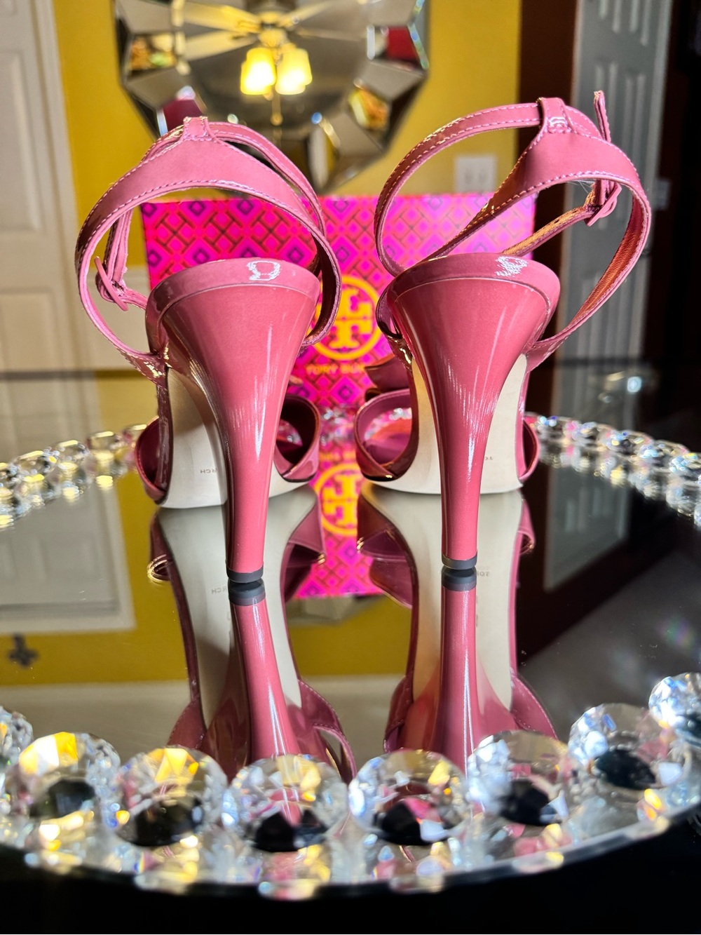 Tory Burch Flower-heeled Patent Leather Ankle-strap Sandals In Light Berry. 8 - Picture 5 of 14